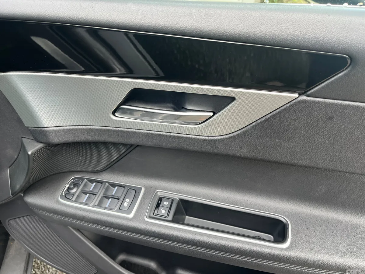 Jaguar XF Saloon, Diesel, 2017, Grey