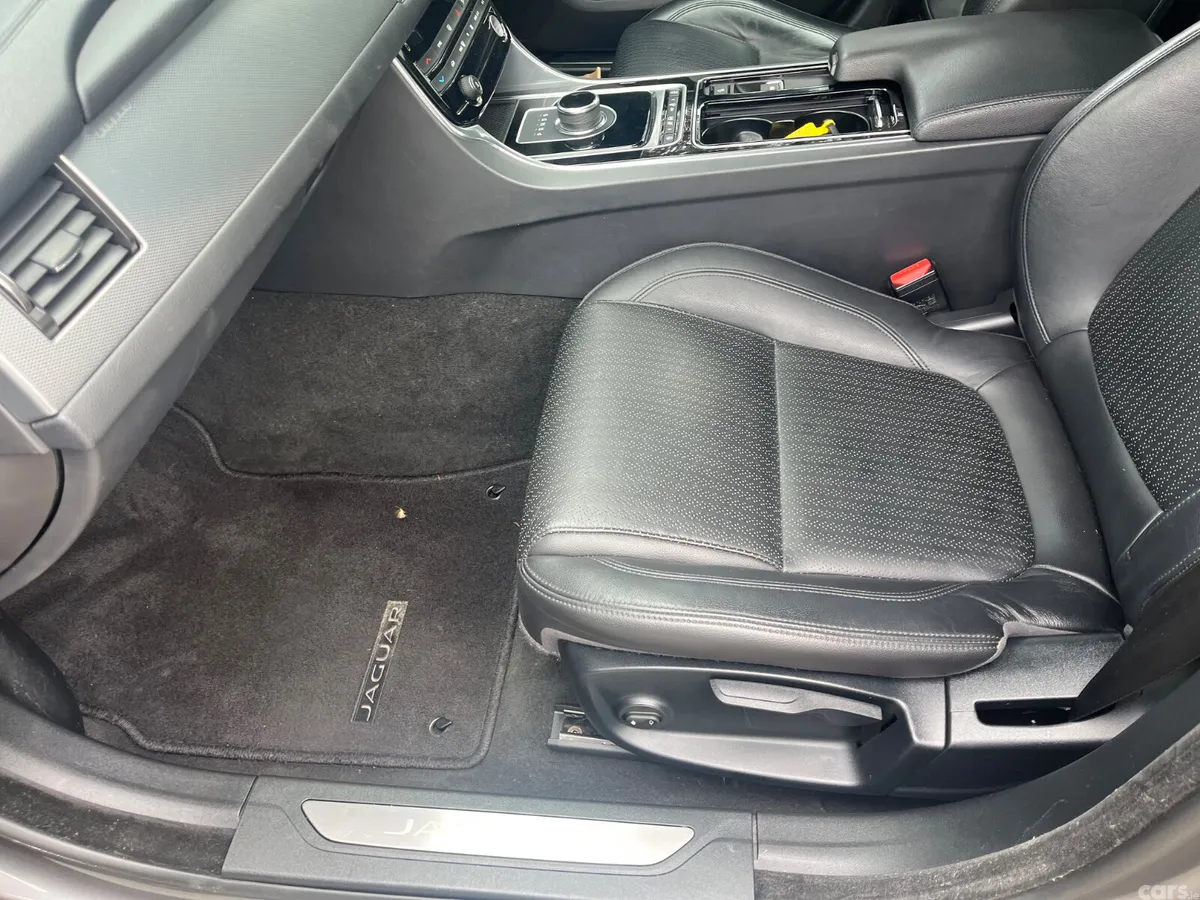 Jaguar XF Saloon, Diesel, 2017, Grey