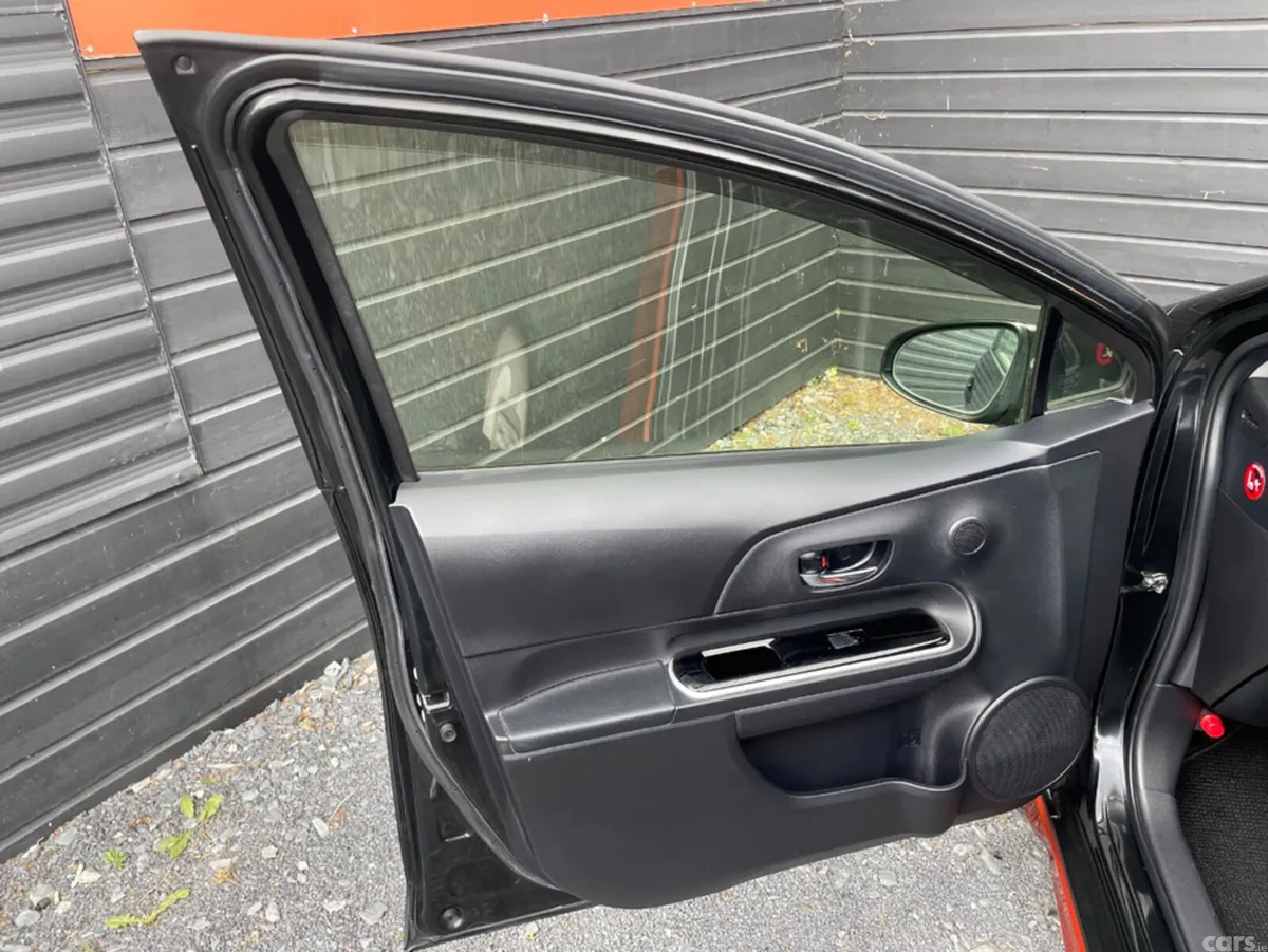 Toyota Aqua Hatchback, Petrol Hybrid, 2016, Black