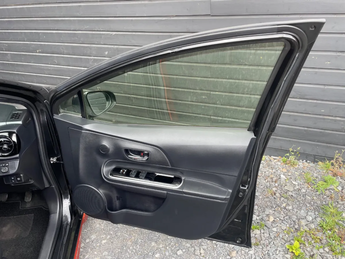 Toyota Aqua Hatchback, Petrol Hybrid, 2016, Black