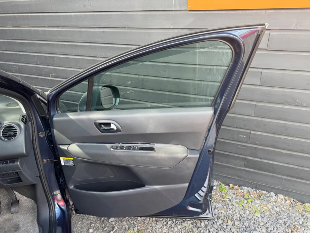 Peugeot 3008 MPV, Diesel, 2014, Blue