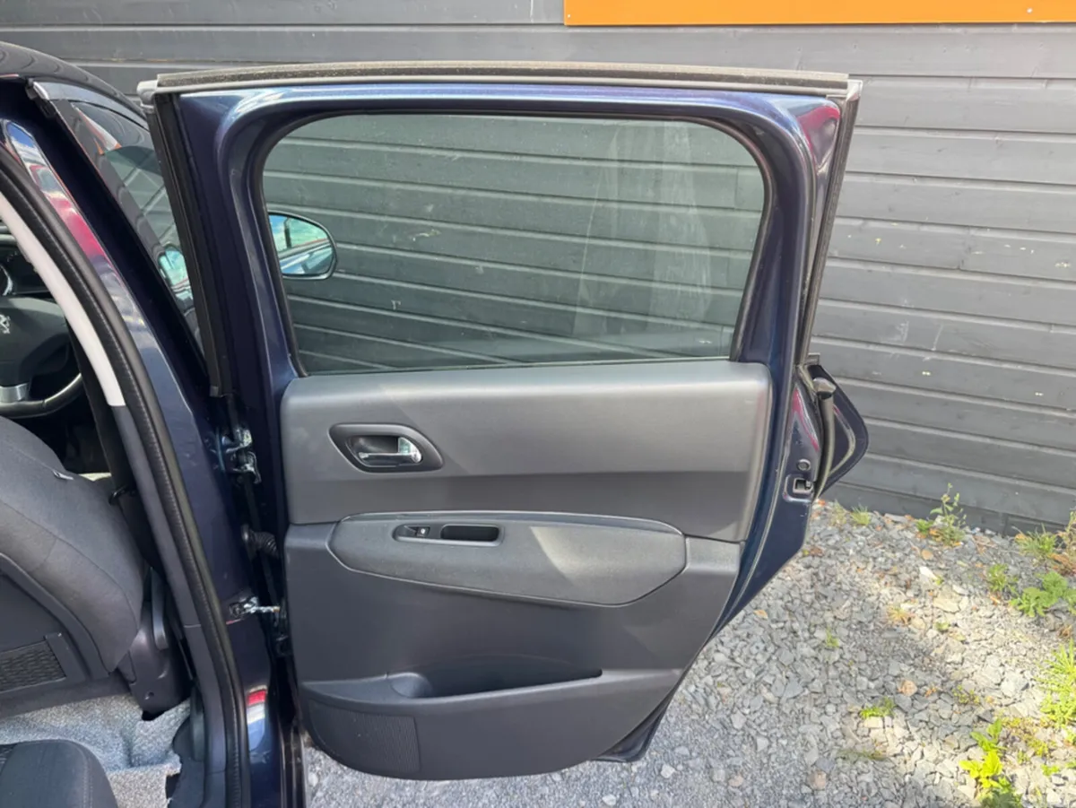 Peugeot 3008 MPV, Diesel, 2014, Blue