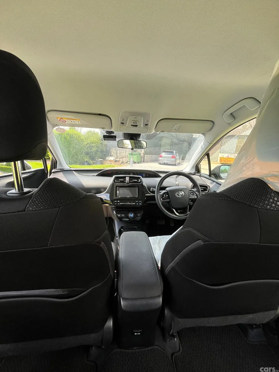 Toyota Prius Saloon, Petrol Hybrid, 2021, Silver