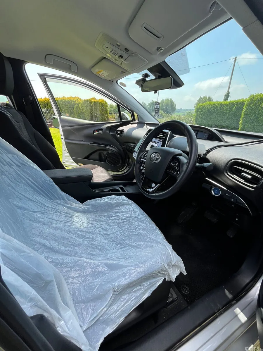 Toyota Prius Saloon, Petrol Hybrid, 2021, Silver