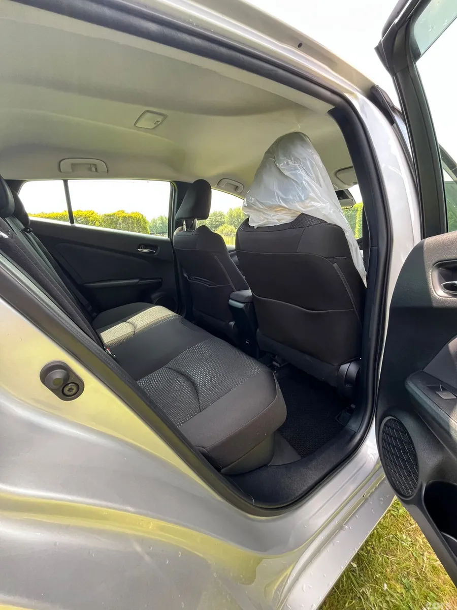 Toyota Prius Saloon, Petrol Hybrid, 2021, Silver
