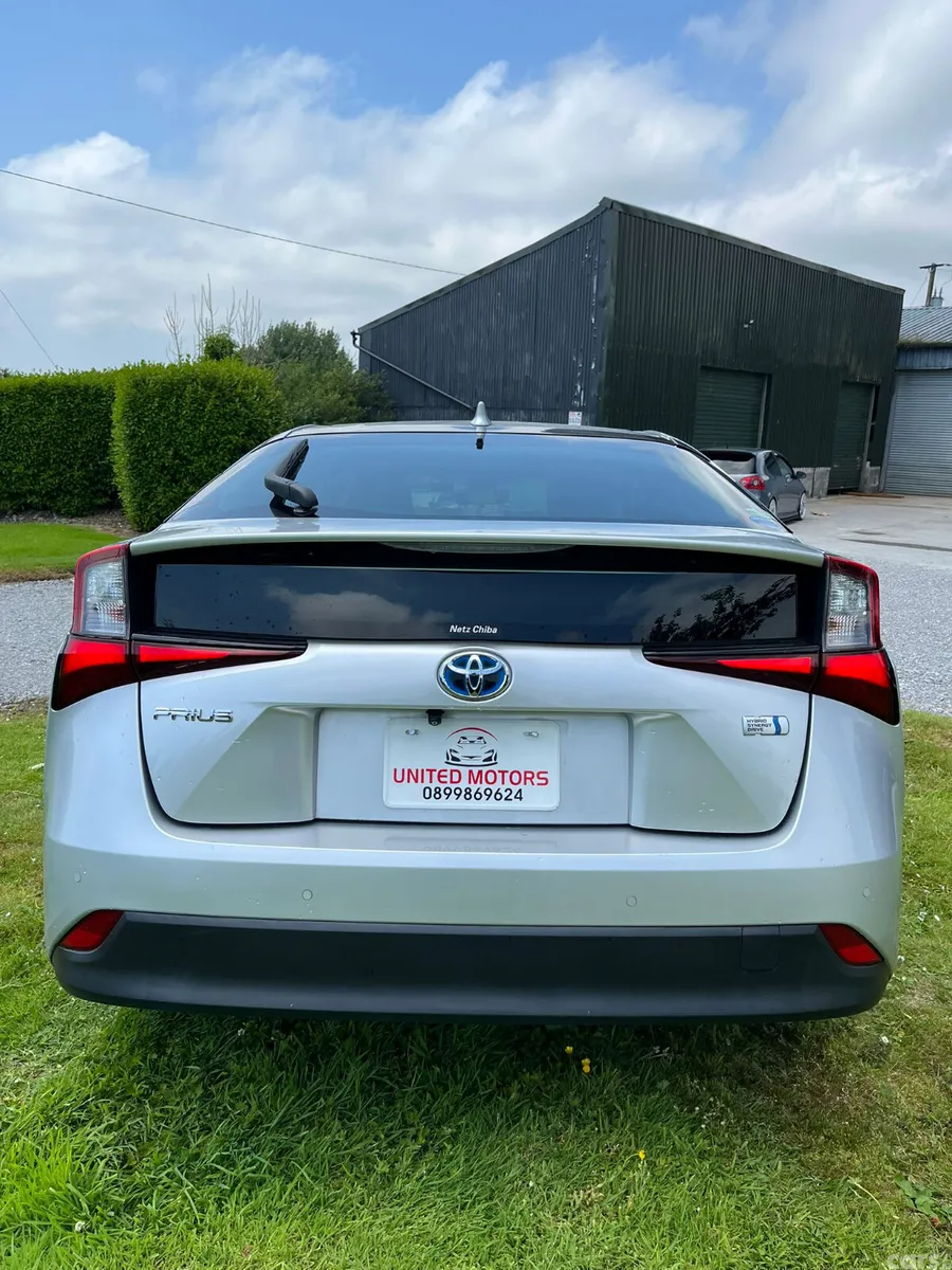 Toyota Prius Saloon, Petrol Hybrid, 2021, Silver