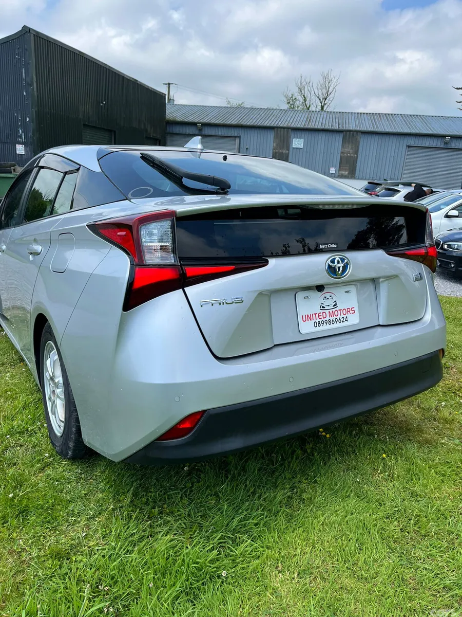 Toyota Prius Saloon, Petrol Hybrid, 2021, Silver