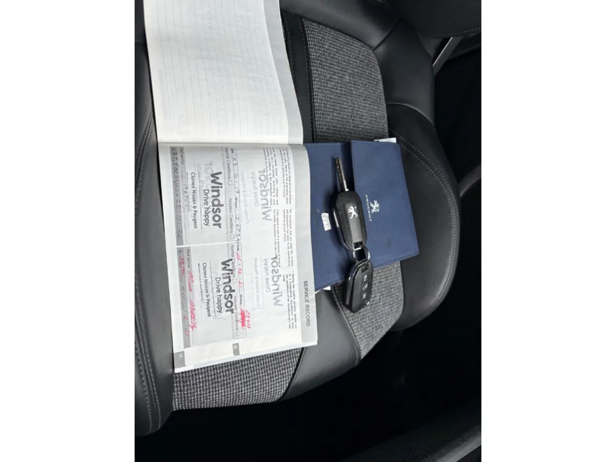 Peugeot 3008 MPV, Petrol, 2019, Grey