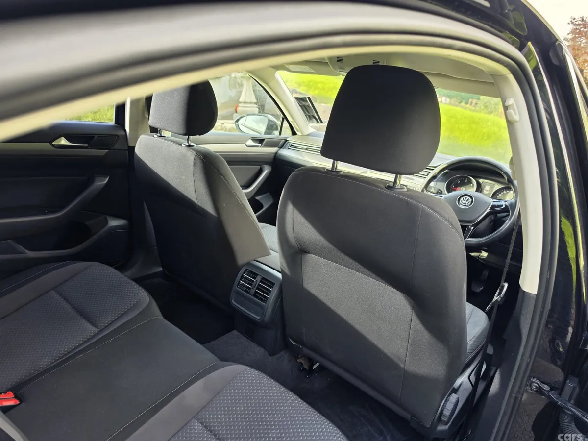 Volkswagen Passat Saloon, Diesel, 2015, Black