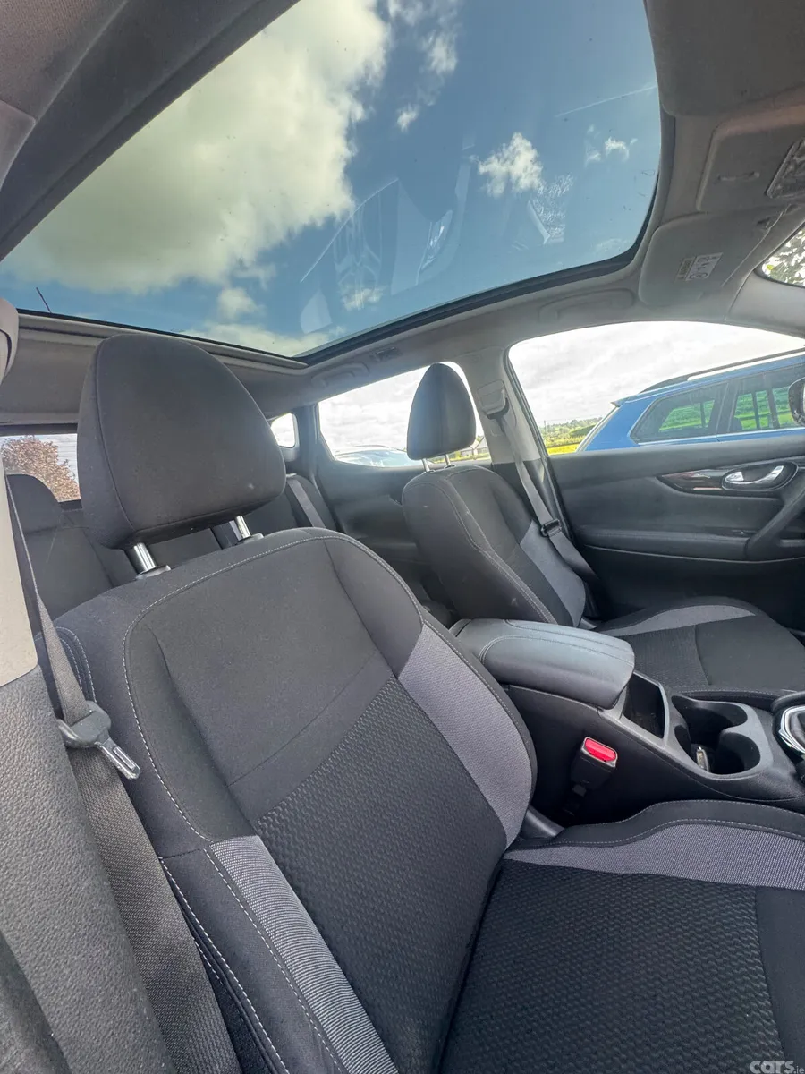 Nissan Qashqai MPV, Petrol, 2021, Grey