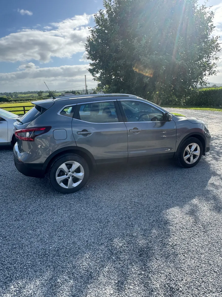 Nissan Qashqai MPV, Petrol, 2021, Grey
