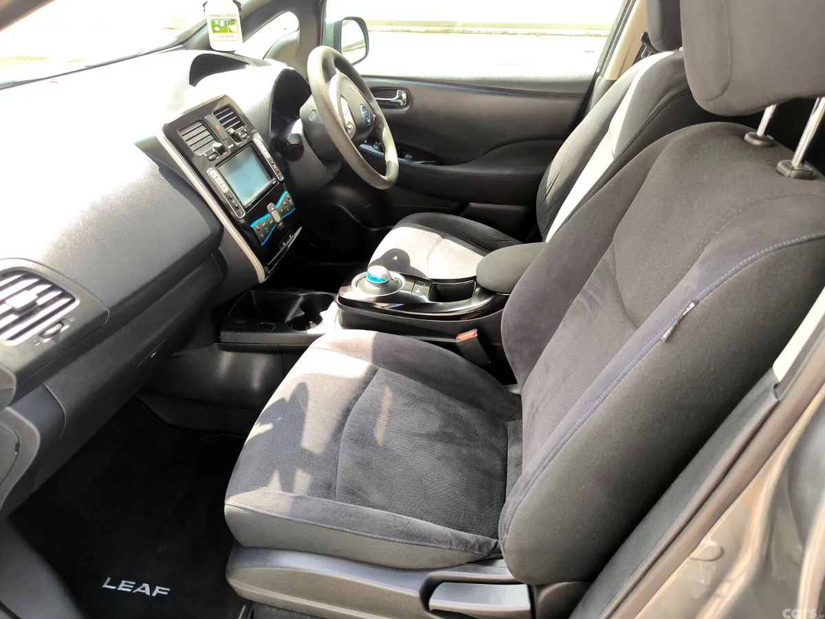 Nissan Leaf Hatchback, Electric, 2017, Grey
