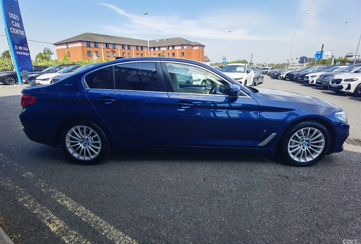 BMW 5-Series Saloon, Petrol Plug-in Hybrid, 2019, Blue