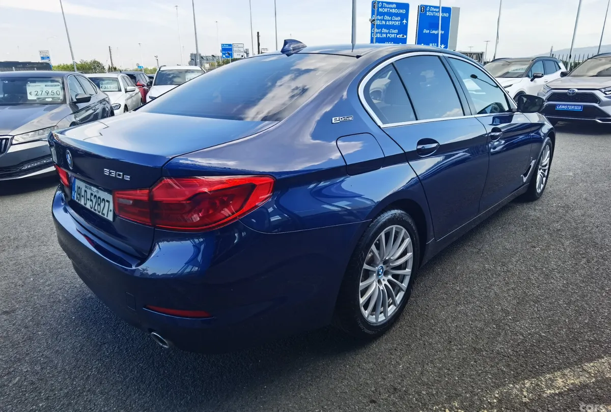 BMW 5-Series Saloon, Petrol Plug-in Hybrid, 2019, Blue