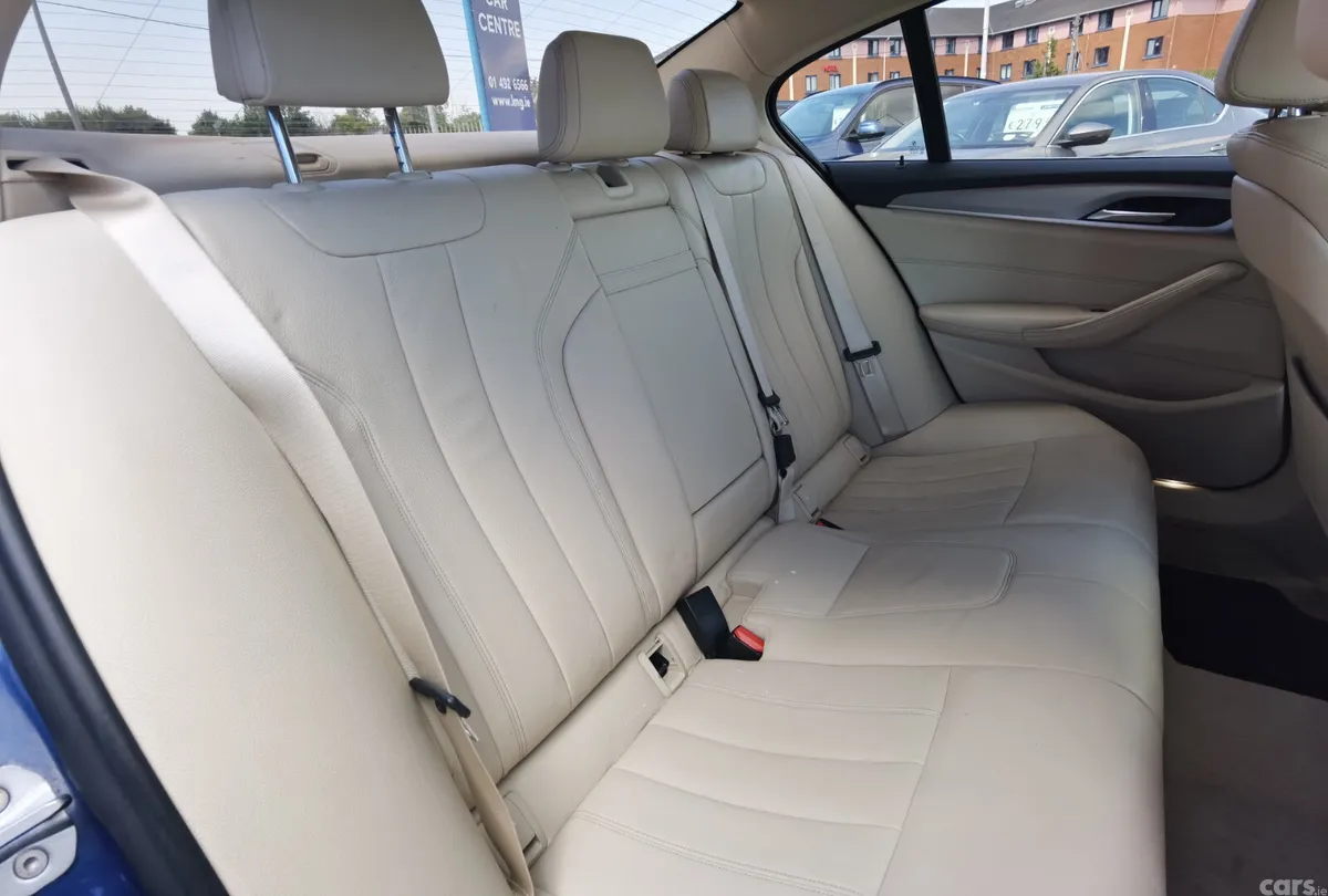 BMW 5-Series Saloon, Petrol Plug-in Hybrid, 2019, Blue