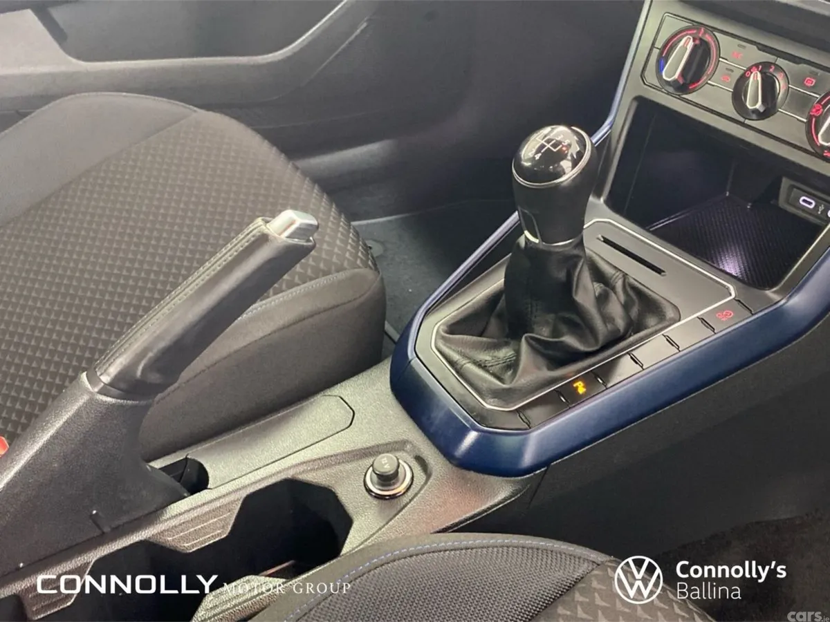 Volkswagen Polo Hatchback, Petrol, 2021, White