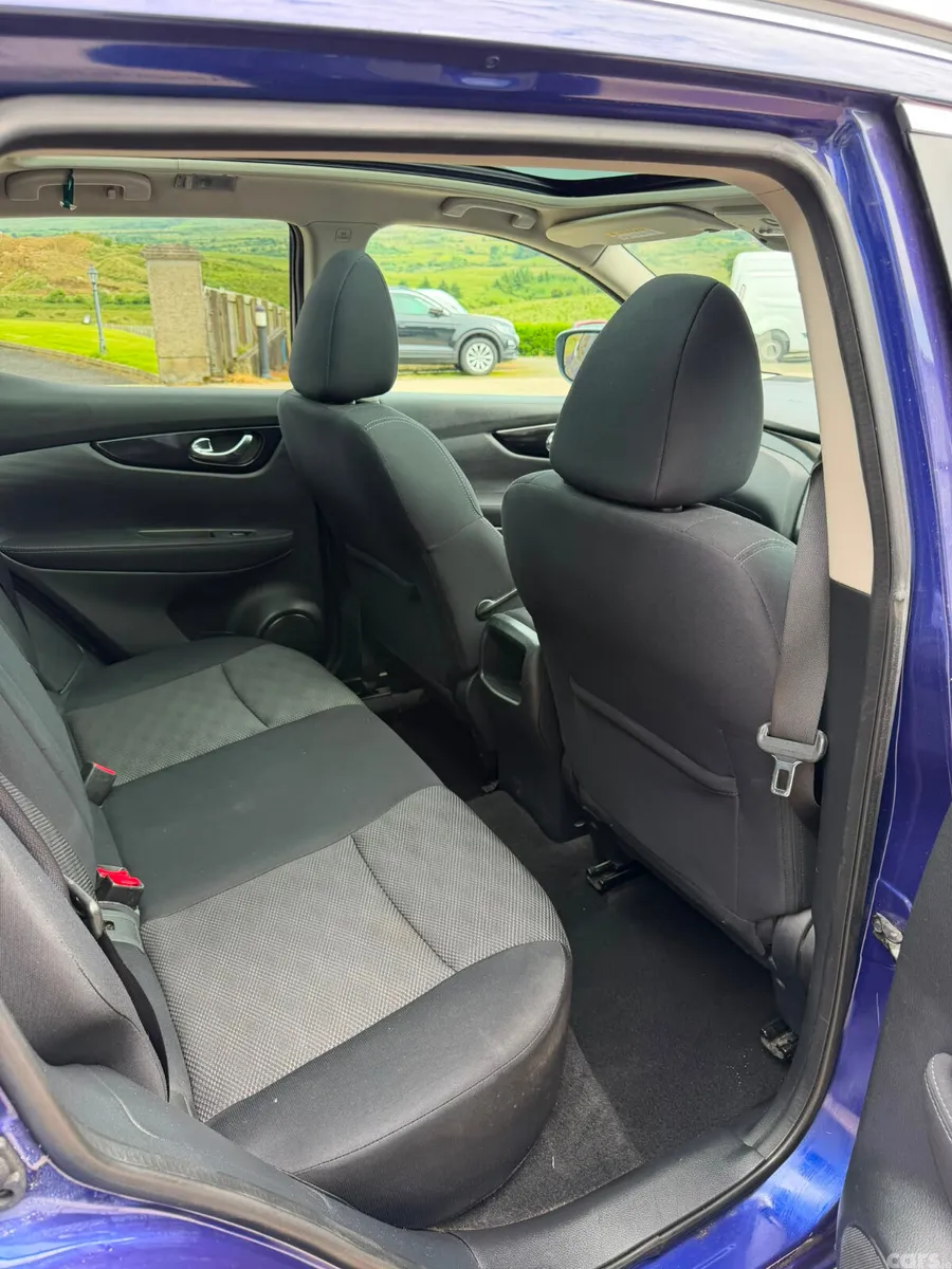 Nissan Qashqai SUV, Diesel, 2016, Blue