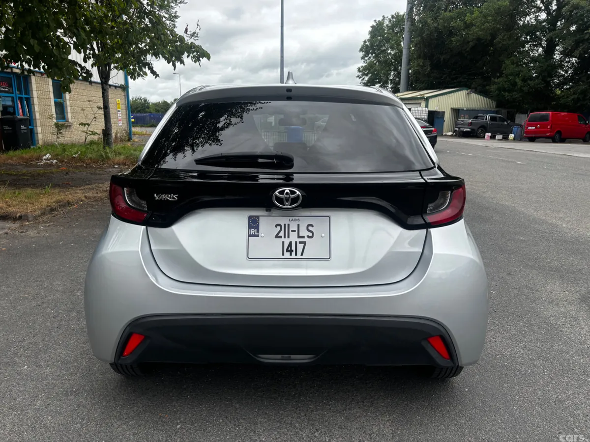Toyota Yaris Hatchback, Petrol, 2021, Silver