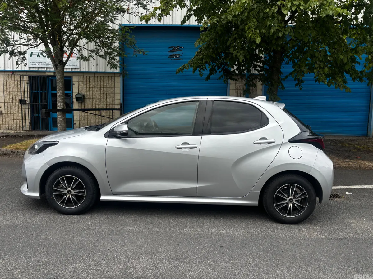 Toyota Yaris Hatchback, Petrol, 2021, Silver