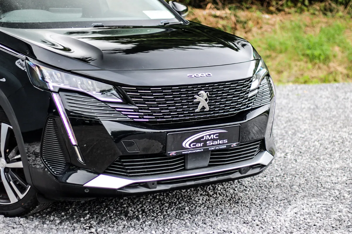 Peugeot 5008 MPV, Diesel, 2022, Black