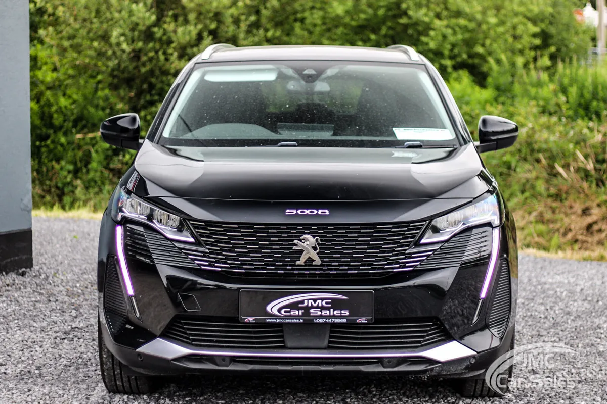Peugeot 5008 MPV, Diesel, 2022, Black