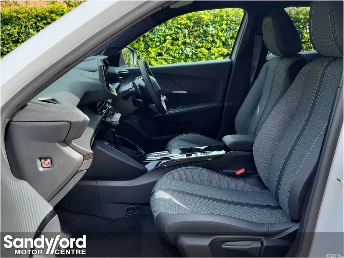 Peugeot 2008 SUV, Petrol Hybrid, 2026, White