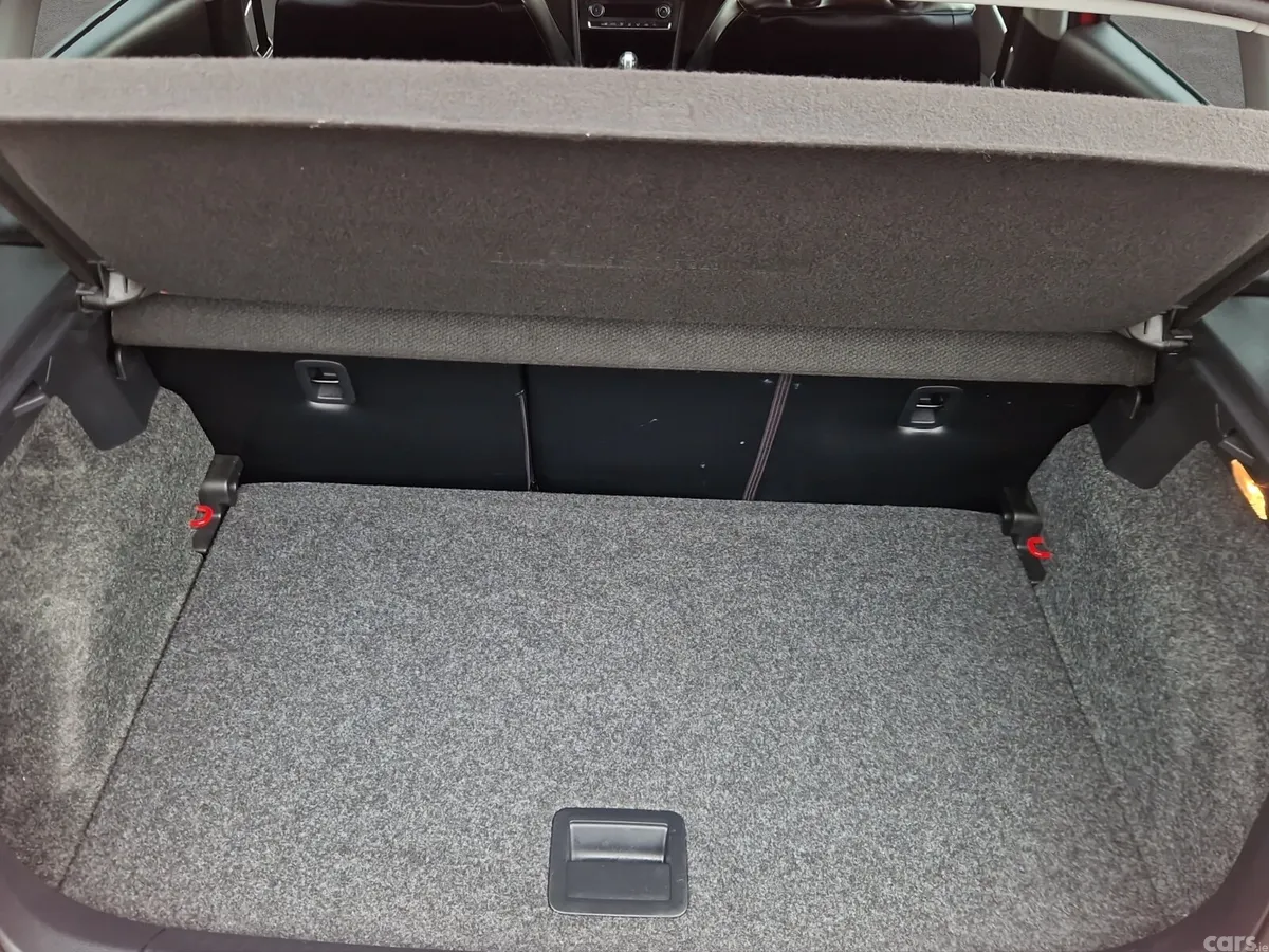 Volkswagen Polo Hatchback, Petrol, 2016, Red