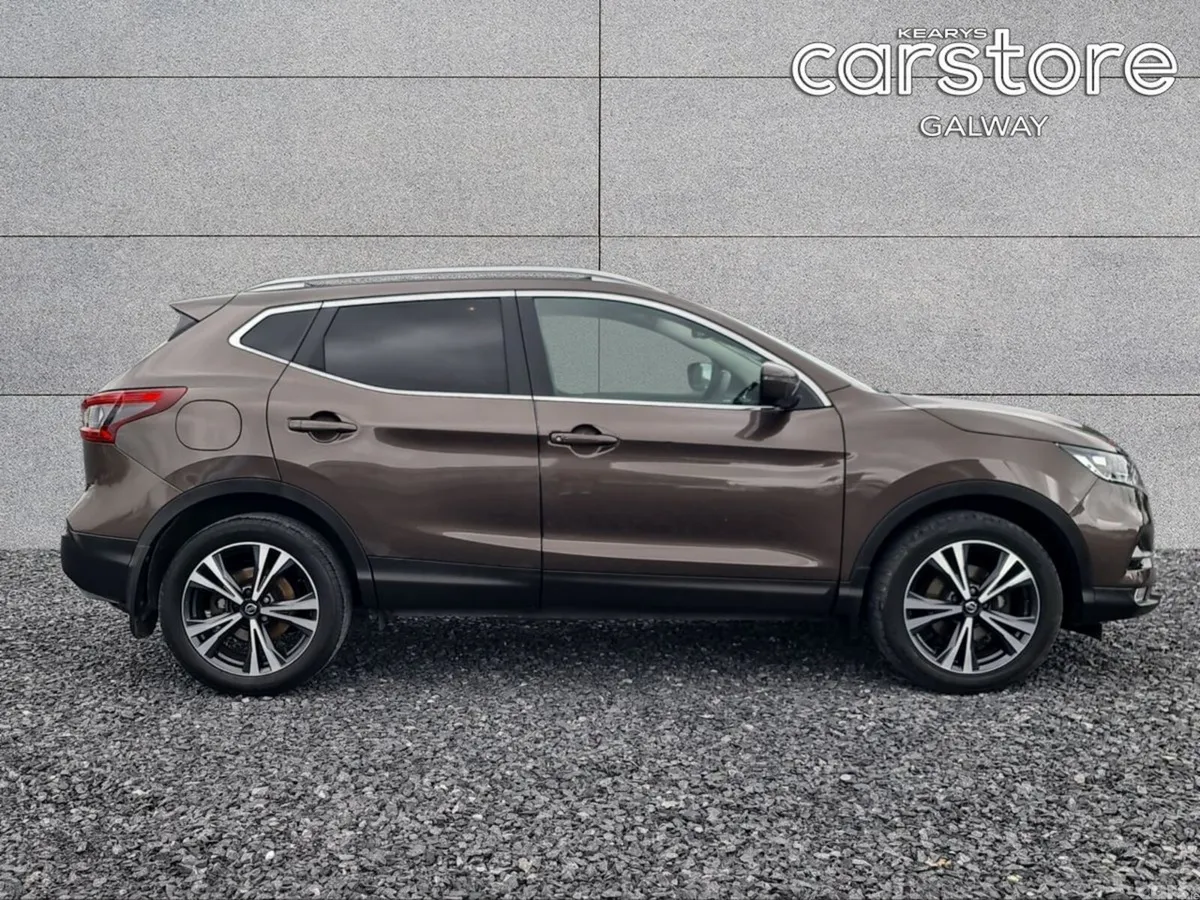 Nissan Qashqai MPV, Diesel, 2019, Brown