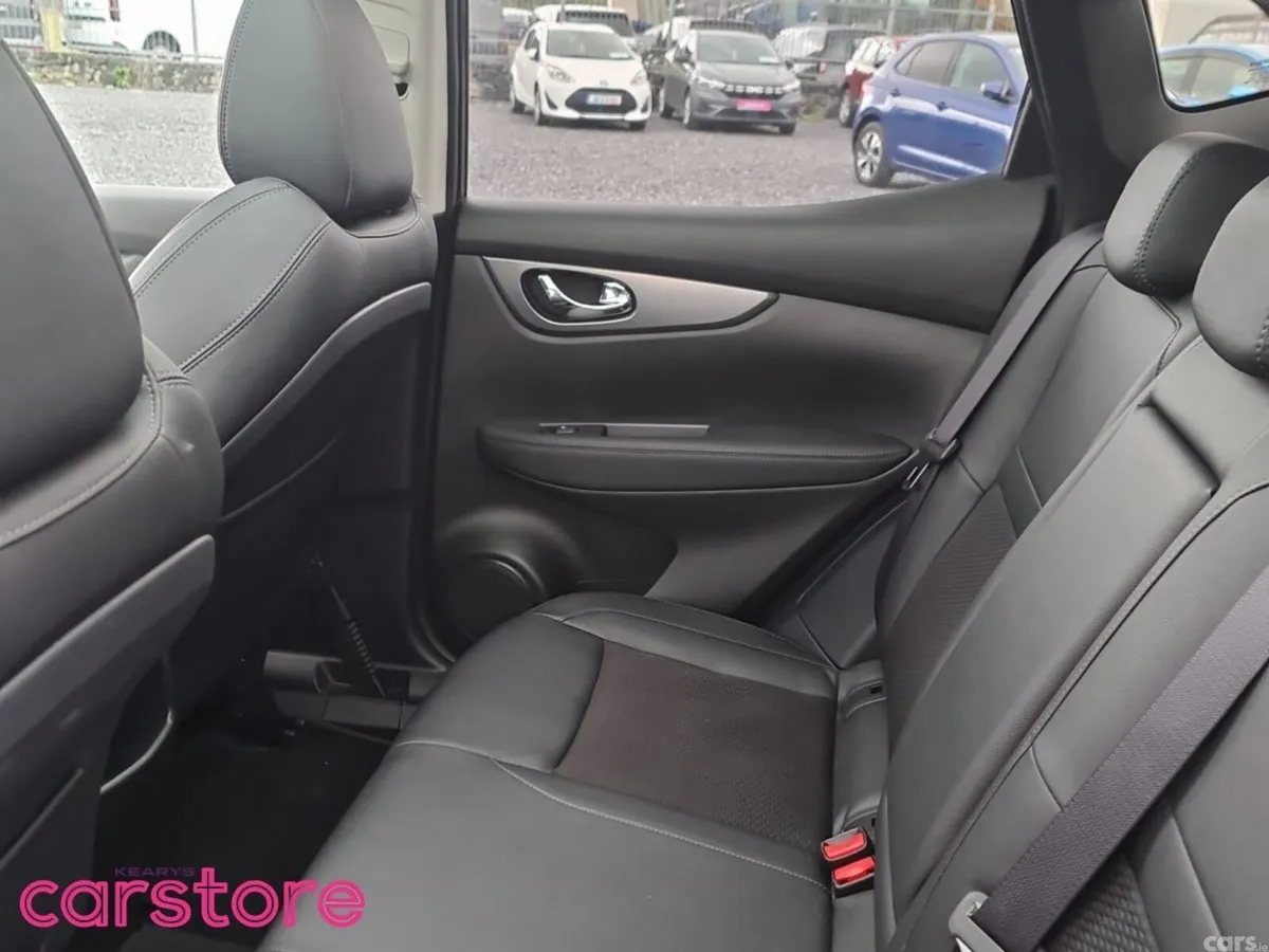 Nissan Qashqai MPV, Diesel, 2019, Brown