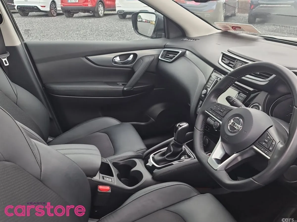 Nissan Qashqai MPV, Diesel, 2019, Brown