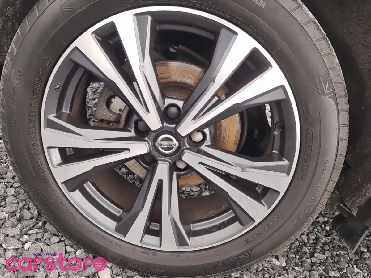 Nissan Qashqai MPV, Diesel, 2019, Brown