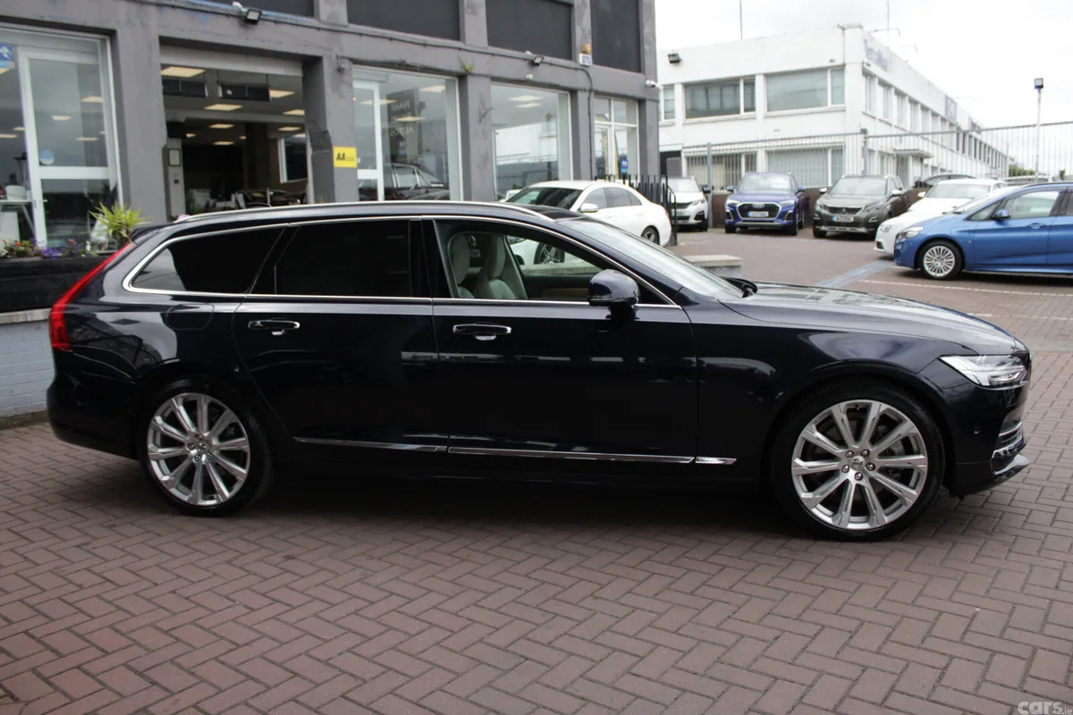 Volvo VOLVO Estate, Petrol Plug-in Hybrid, 2019, Blue