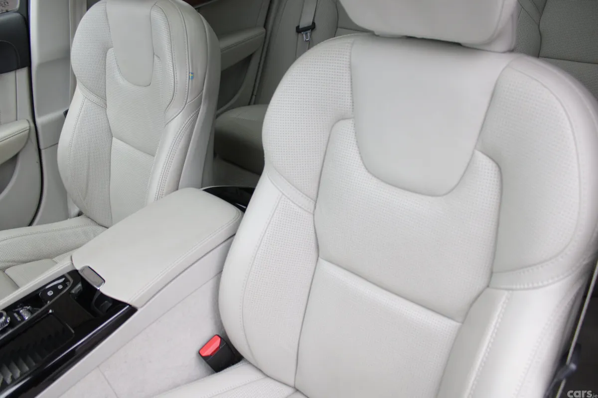 Volvo VOLVO Estate, Petrol Plug-in Hybrid, 2019, Blue
