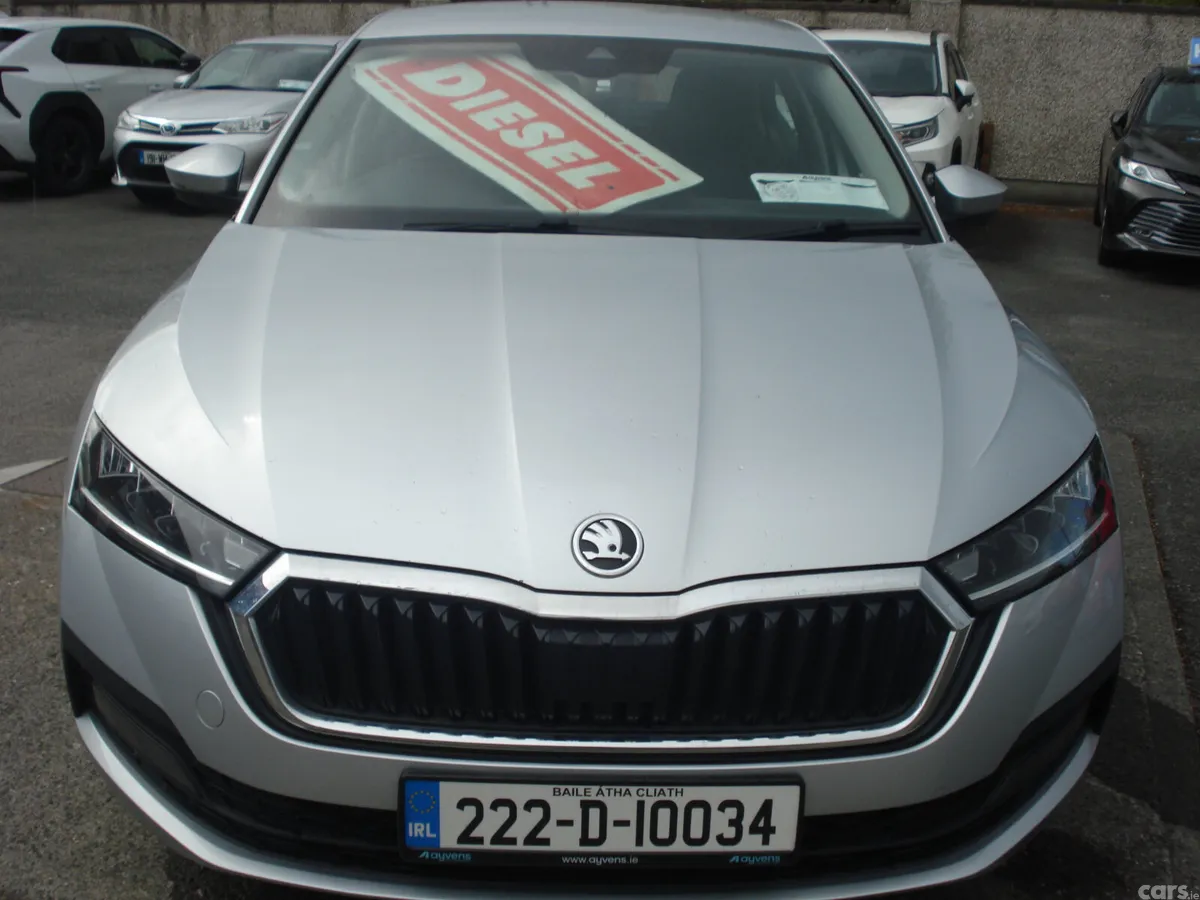 Skoda Octavia Saloon, Diesel, 2022, Grey