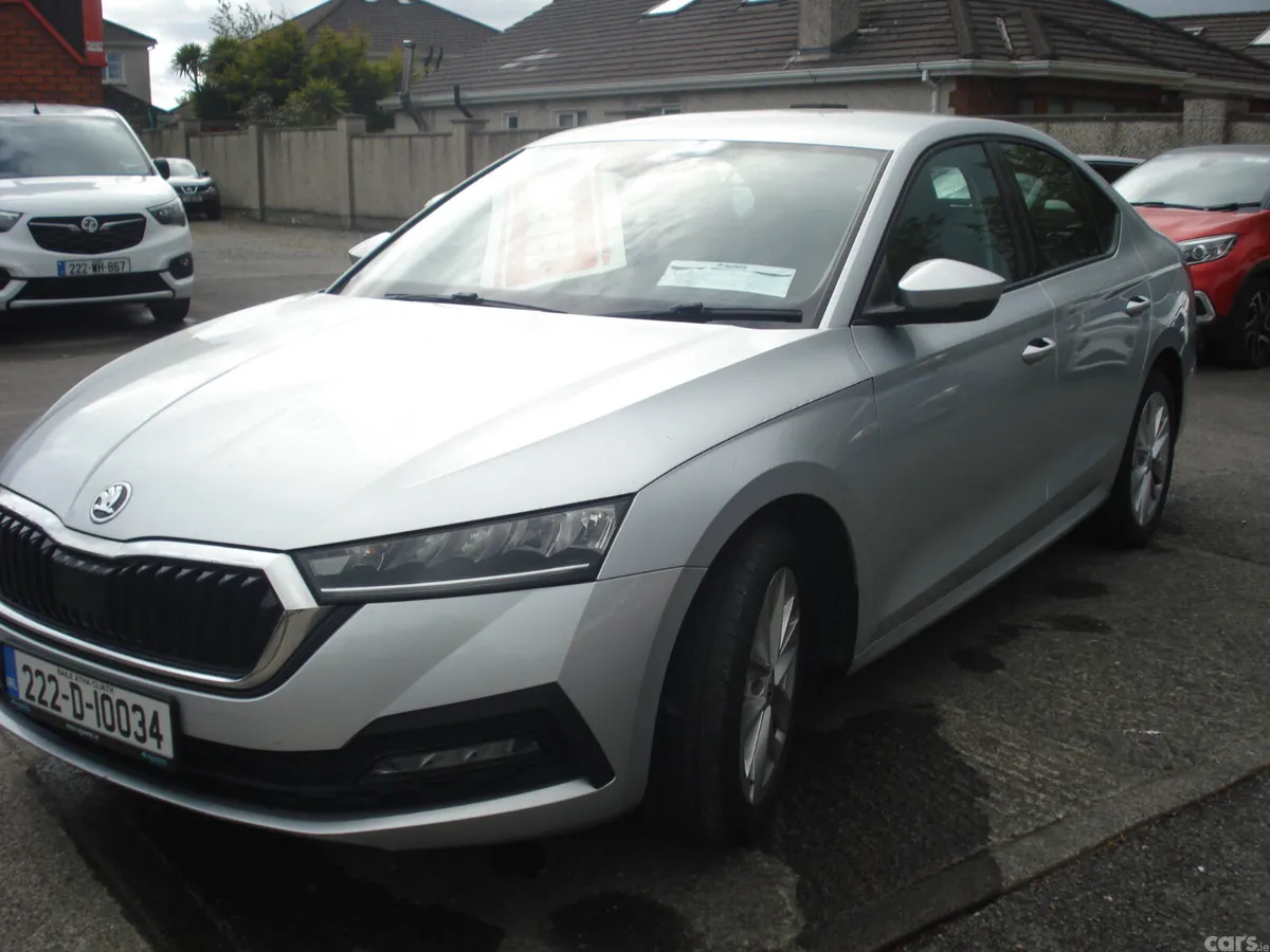 Skoda Octavia Saloon, Diesel, 2022, Grey
