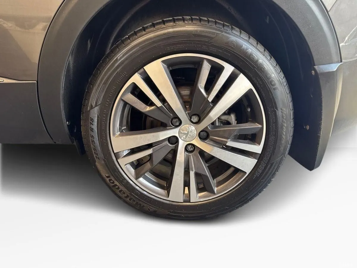 Peugeot 5008 MPV, Diesel, 2022, Grey