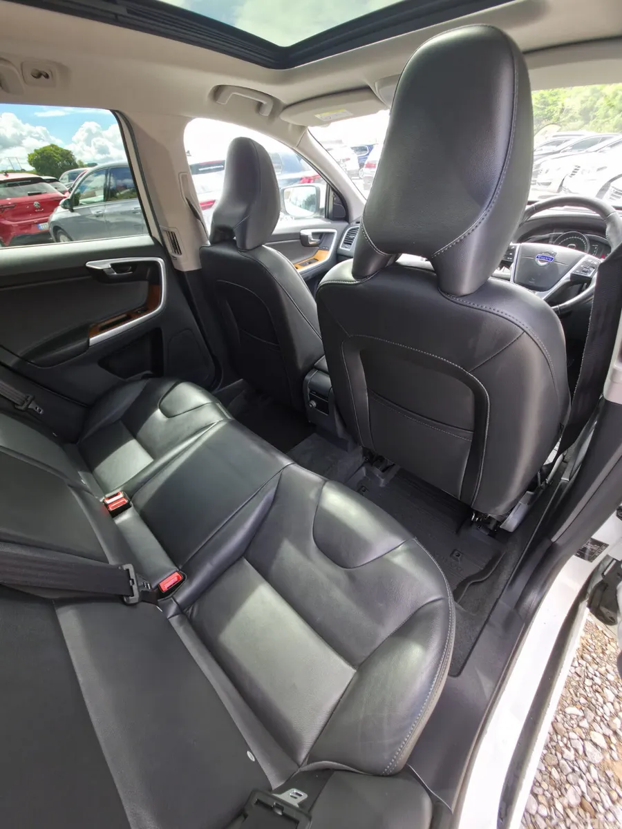 Volvo XC60 SUV, Diesel, 2017, White