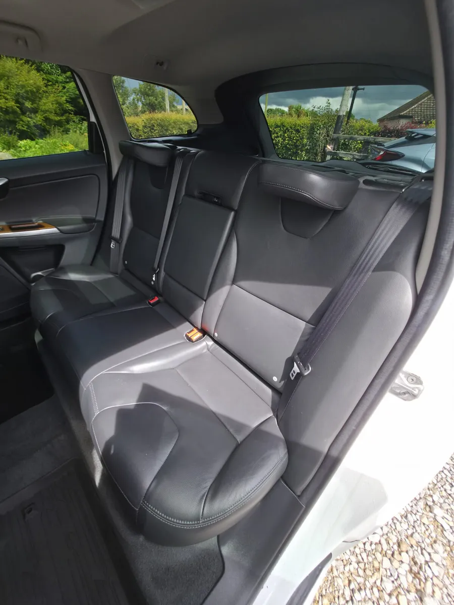 Volvo XC60 SUV, Diesel, 2017, White
