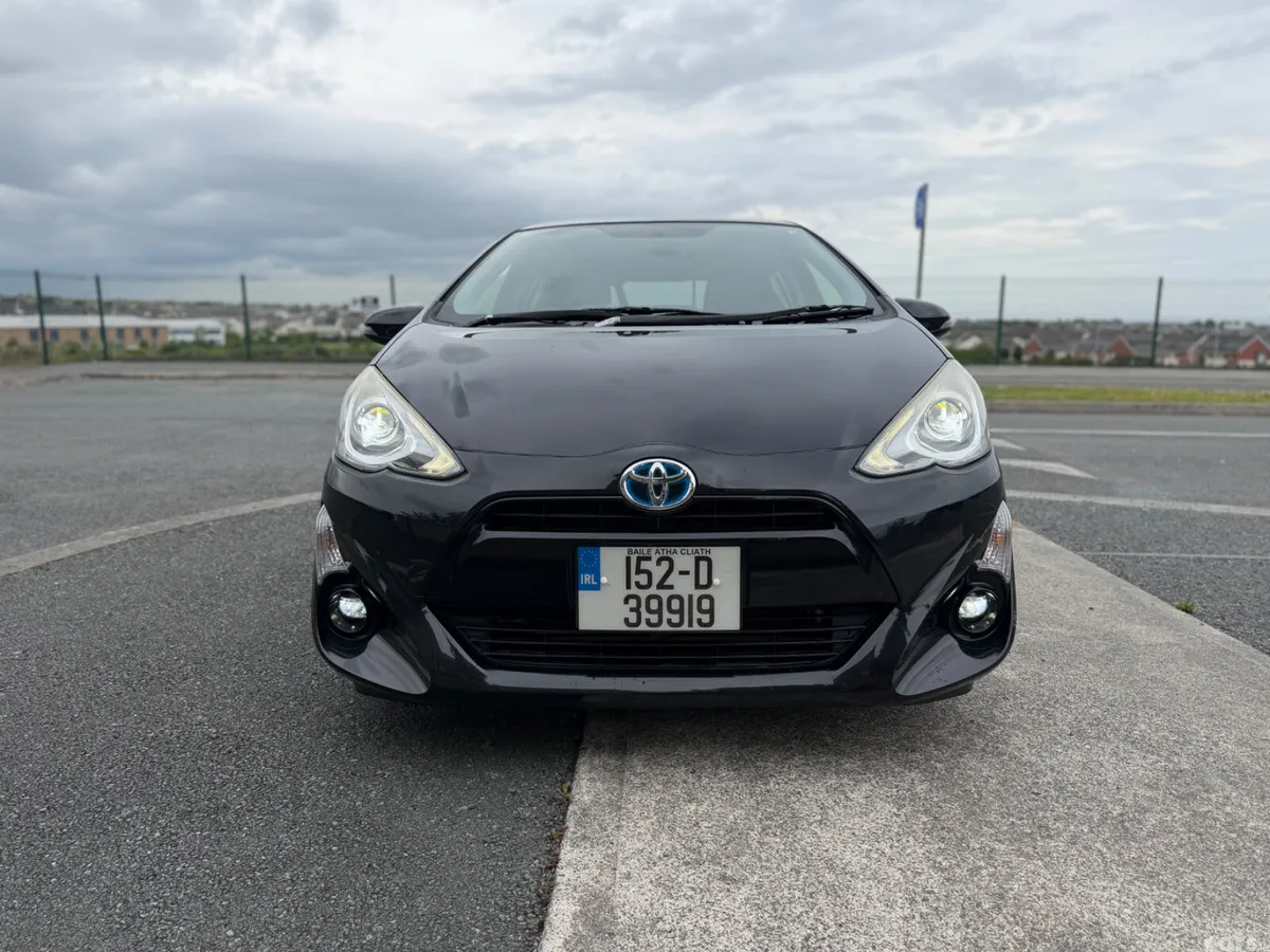 Toyota Aqua Hatchback, Petrol Hybrid, 2015, Black