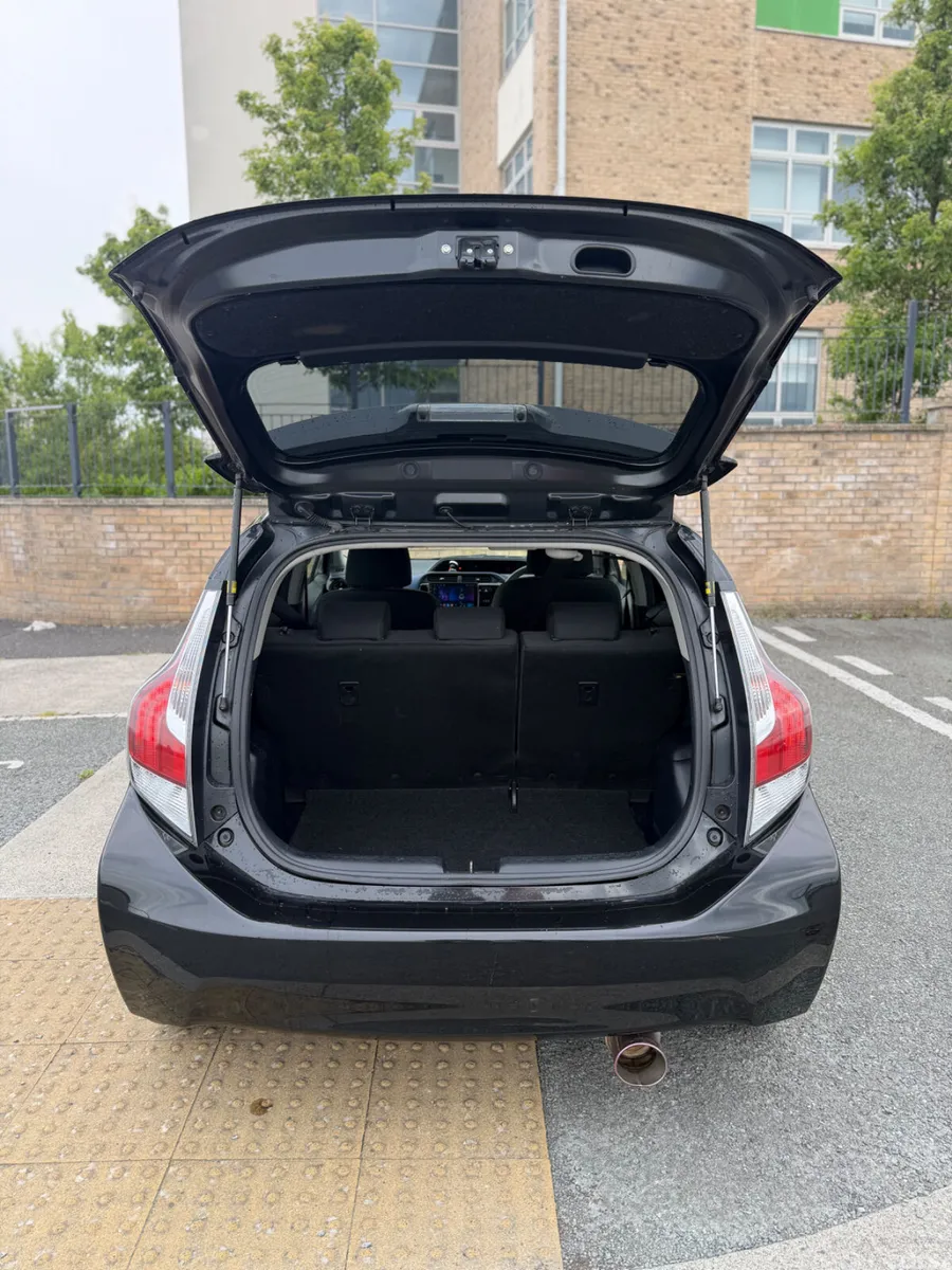 Toyota Aqua Hatchback, Petrol Hybrid, 2015, Black