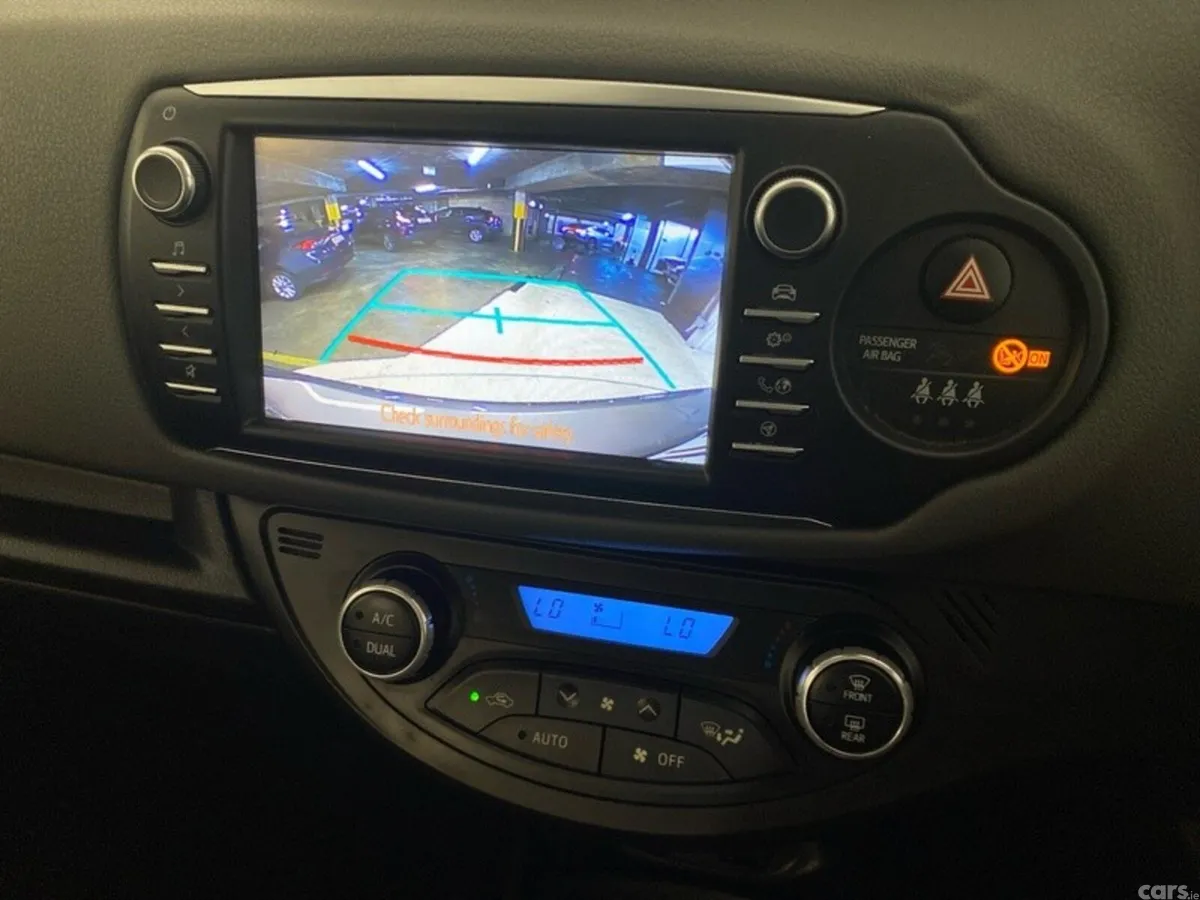 Toyota Yaris Hatchback, Petrol Hybrid, 2020, Bronze
