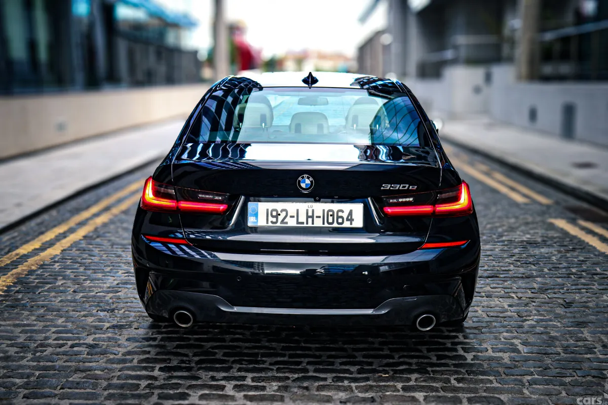 BMW 3-Series Saloon, Petrol Plug-in Hybrid, 2019, Black