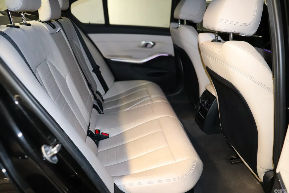 BMW 3-Series Saloon, Petrol Plug-in Hybrid, 2019, Black