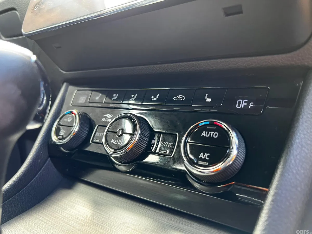 Skoda Superb Saloon, Diesel, 2023, Red