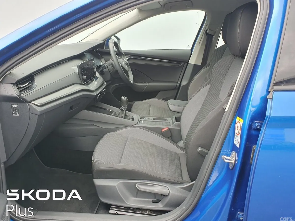 Skoda Octavia Saloon, Diesel, 2024, Blue