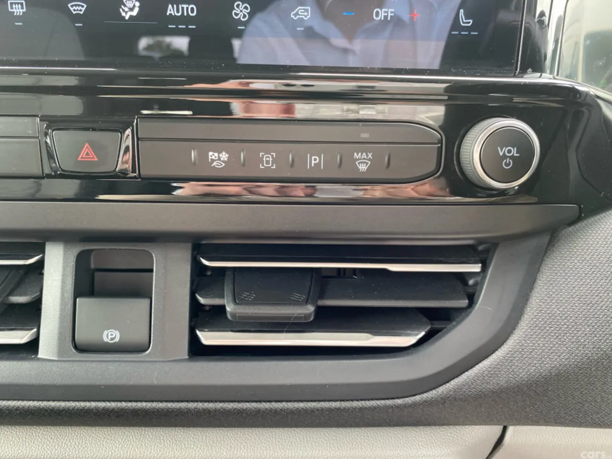 Ford Tourneo Custom MPV, Petrol Plug-in Hybrid, 2025, Black