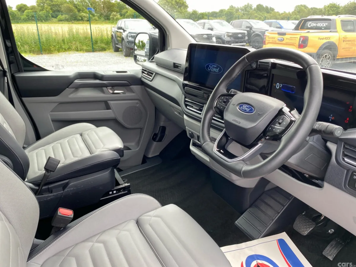 Ford Tourneo Custom MPV, Petrol Plug-in Hybrid, 2025, Black