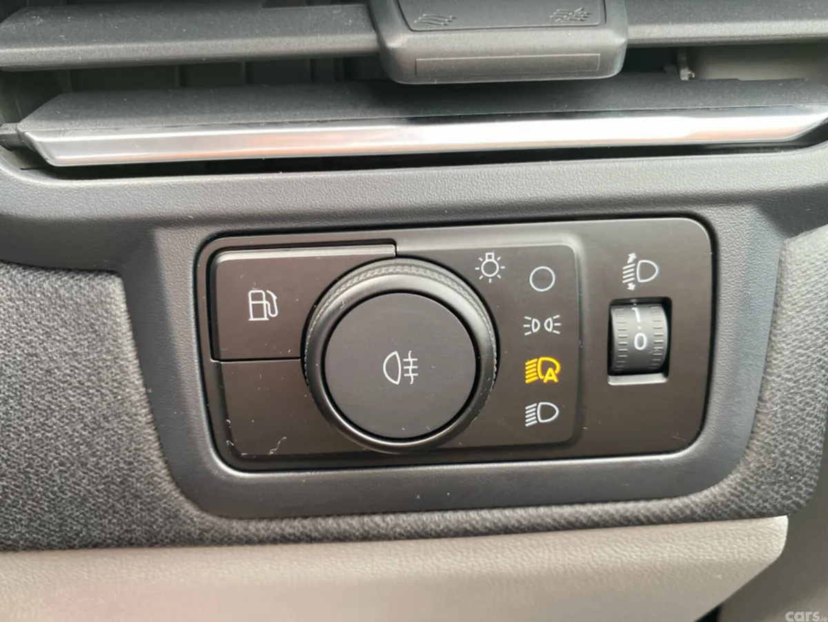 Ford Tourneo Custom MPV, Petrol Plug-in Hybrid, 2025, Black