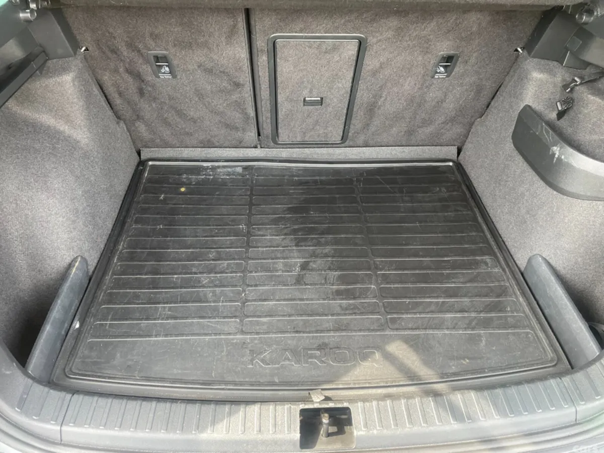 Skoda Karoq SUV, Diesel, 2020, Grey