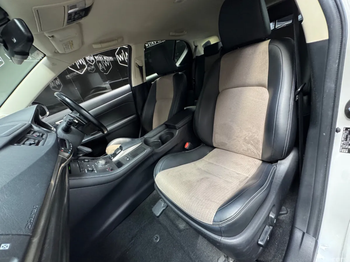 Lexus CT Hatchback, Petrol Hybrid, 2017, White